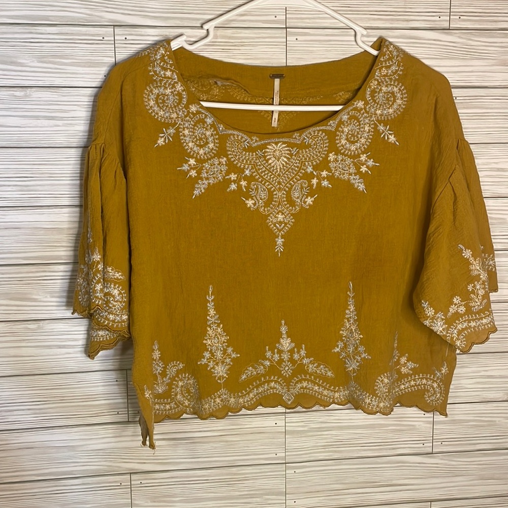 Free People bohemian cropped top size small with bell sleeves